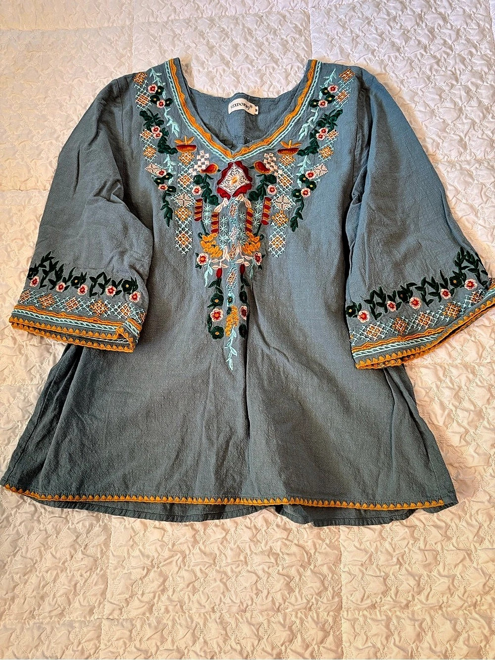 Embroidered Linen Tunic in Blue Size Medium Like New